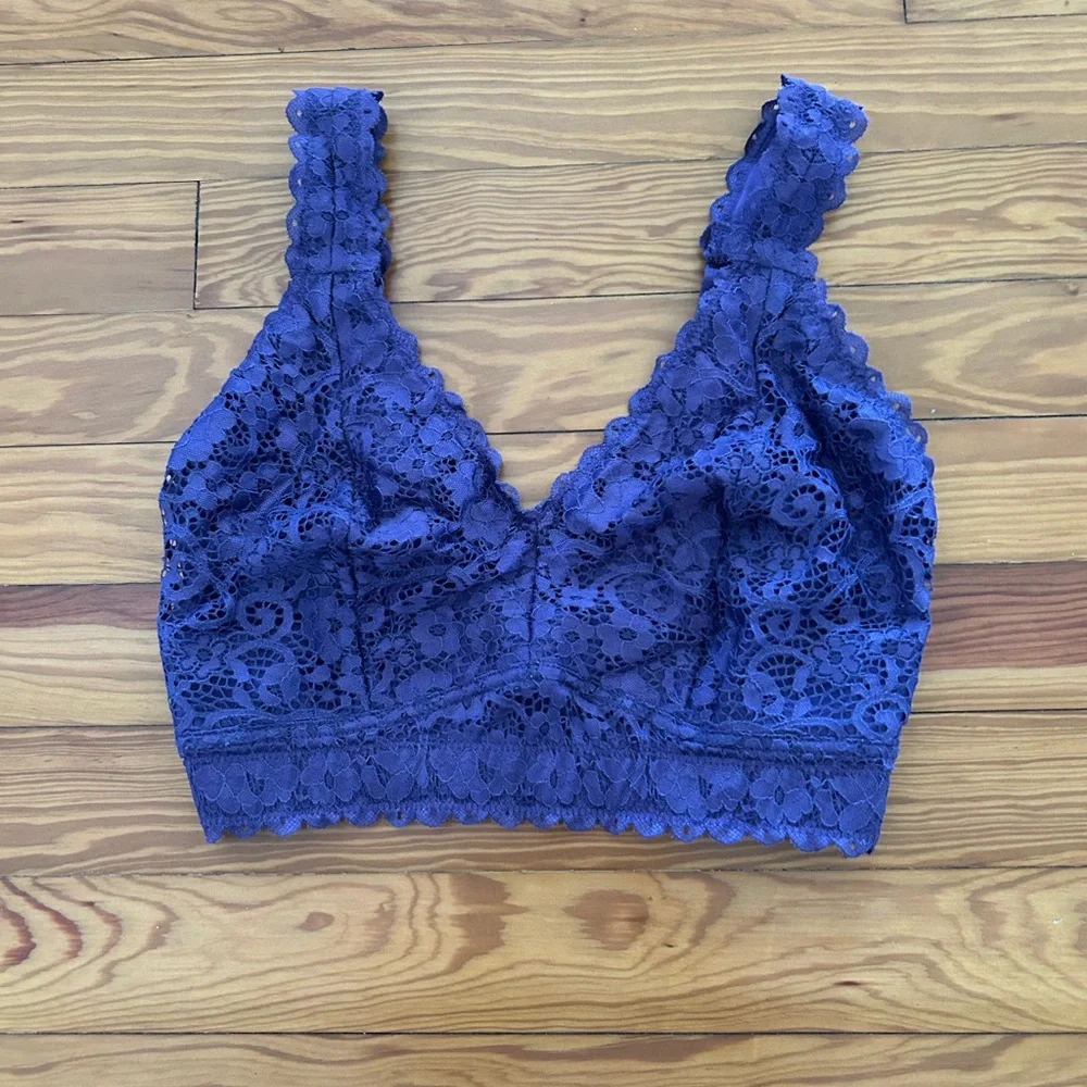 Lace Bralette in Purple - Picture 2 of 6